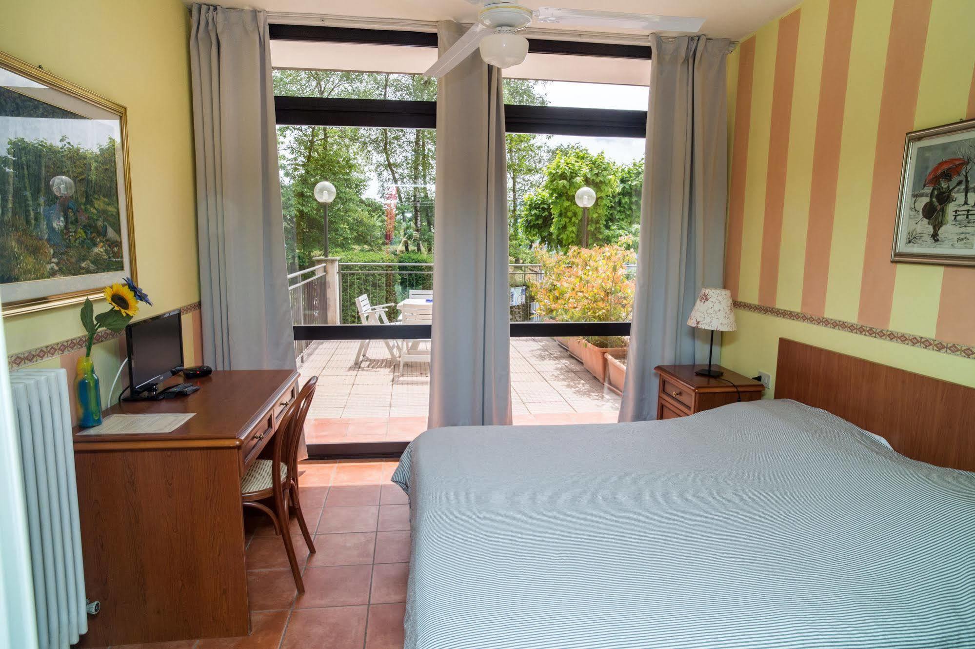Hotel Madonna Della Neve Pettenasco Zewnętrze zdjęcie